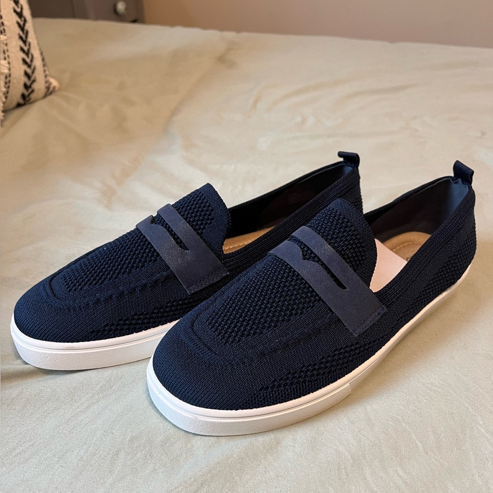 Navy blue flats